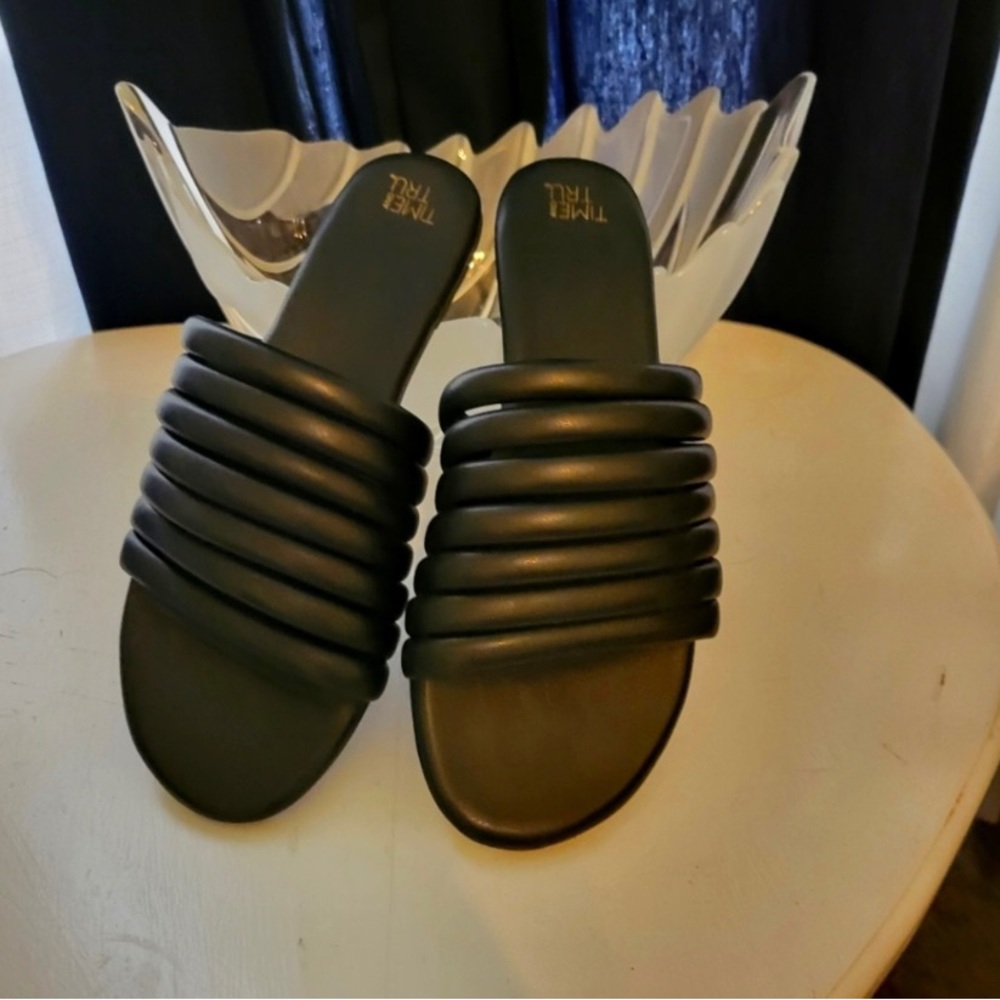 Time and try band sandals